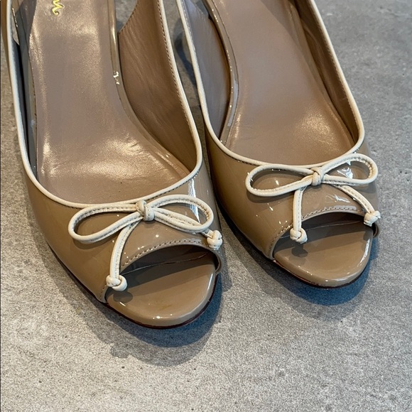 Excellent Cole Haan Nike Air Sole Heels - Picture 3 of 5